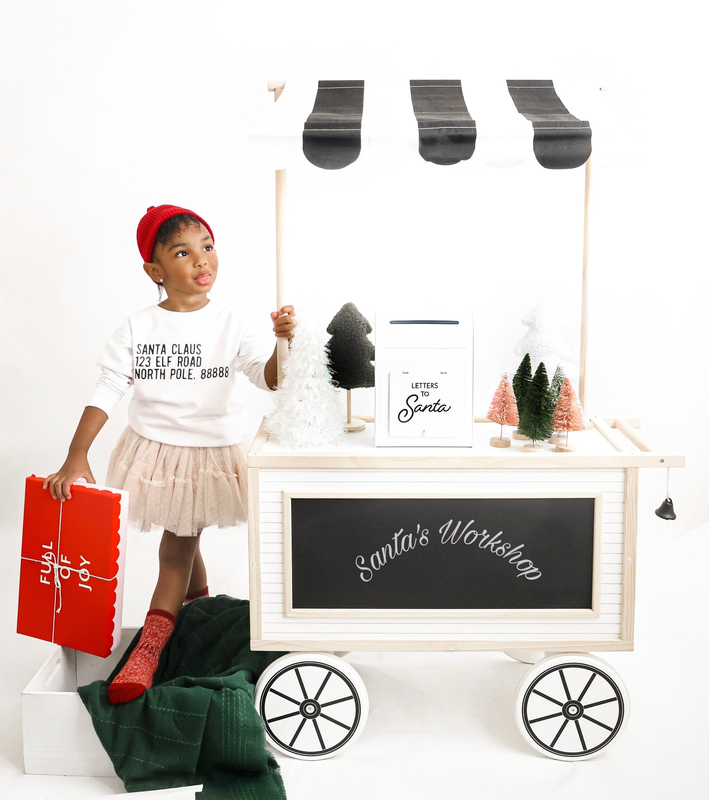 Santa Mail, Elf Road Pullover